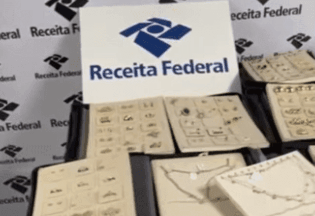 Receita Federal apreende R$ 1 milhão em joias no aeroporto do Recife Receita Federal apreende R$ 1 milhão em joias no aeroporto do Recife