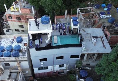 Polícia faz operação para demolir prédios do tráfico na Rocinha (RJ) Polícia faz operação para demolir prédios do tráfico na Rocinha (RJ)