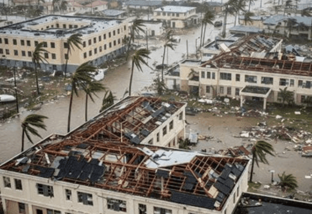 Imagem da noticia Jamaica decreta estado de calamidade pública após passagem do furacão Melissa