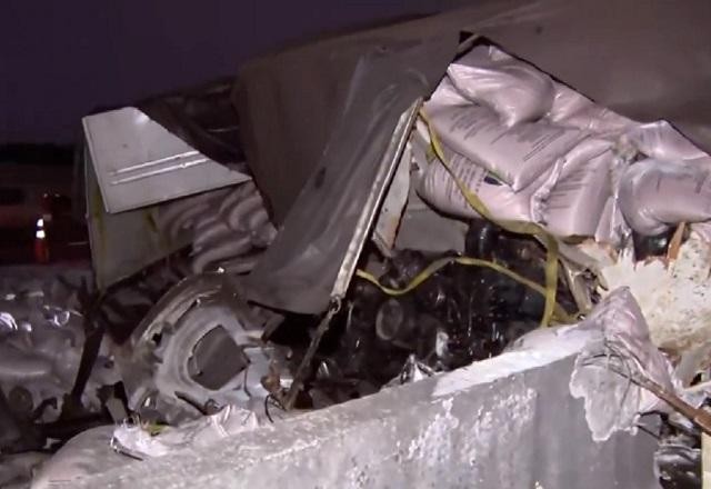 Imagem da noticia SP: carretas e carros se envolvem em acidente na rodovia dos Imigrantes