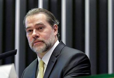 Dias Toffoli vota pela suspensão do "orçamento secreto" Dias Toffoli vota pela suspensão do "orçamento secreto"