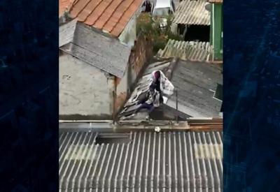 SP: suspeitos fogem pelo telhado durante operação na Cracolândia SP: suspeitos fogem pelo telhado durante operação na Cracolândia