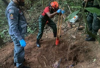 Em buscas por PM desaparecido, polícia encontra 9 corpos em cemitério clandestino Em buscas por PM desaparecido, polícia encontra 9 corpos em cemitério clandestino
