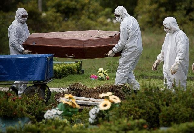 Imagem da noticia Número de mortes por covid registra queda de 16% na última semana