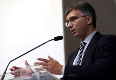 PEC dos Precatórios é única opção para pagar auxílio de R$ 400 PEC dos Precatórios é única opção para pagar auxílio de R$ 400