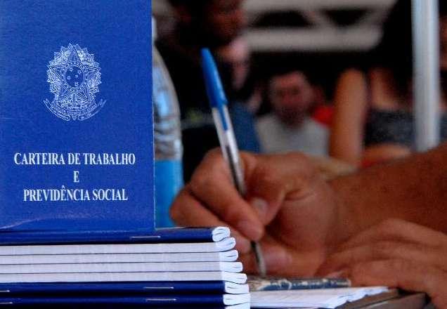 Estudo mostra que trabalhadores domésticos são mais afetados pela pandemia Estudo mostra que trabalhadores domésticos são mais afetados pela pandemia