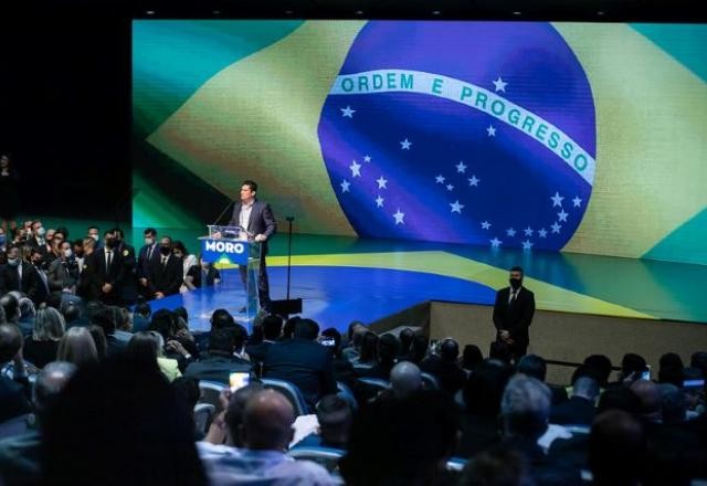 Imagem da noticia Para petistas, Moro em campanha atrapalha Bolsonaro