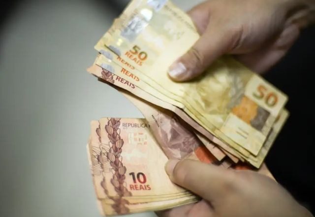 Imagem da noticia Prazo para regularizar bens no exterior e rendimentos termina neste domingo (15)