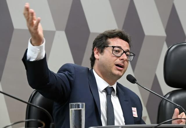 Imagem da noticia Wajngarten é demitido do PL após críticas a Michelle Bolsonaro