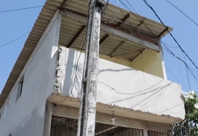 Imagem da noticia Mulher pula de sobrado para escapar de ataque da companheira