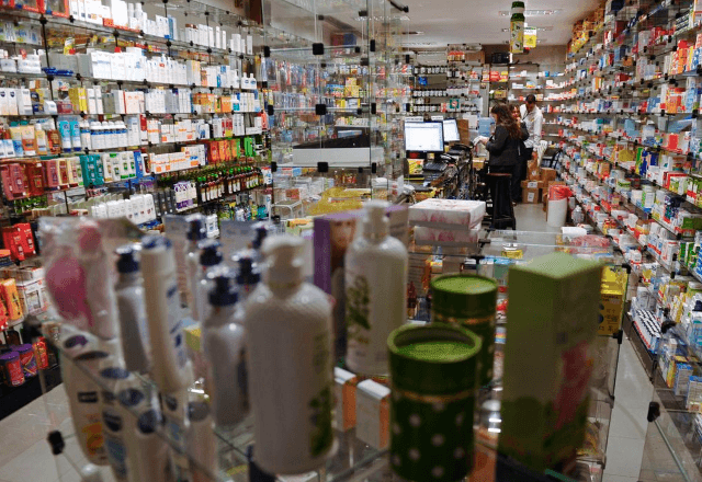 Imagem da noticia Audiência do STF debate ação que questiona regras da Anvisa sobre publicidade de remédios e alimentos