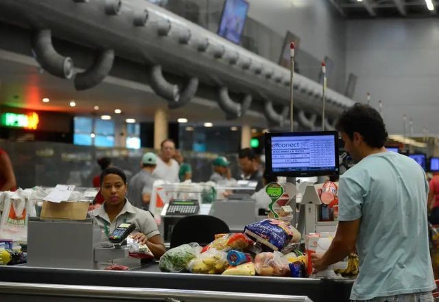 Imagem da noticia Custo da cesta básica sobe pelo 2º mês consecutivo em 17 capitais brasileiras