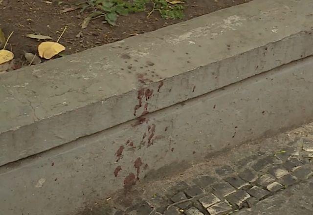 Jovem é morta a facadas por ex-companheiro no centro do Rio Jovem é morta a facadas por ex-companheiro no centro do Rio