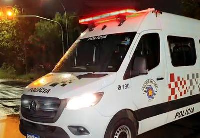 Quatro homens são mortos ao reagir a abordagem policial na grande São Paulo Quatro homens são mortos ao reagir a abordagem policial na grande São Paulo