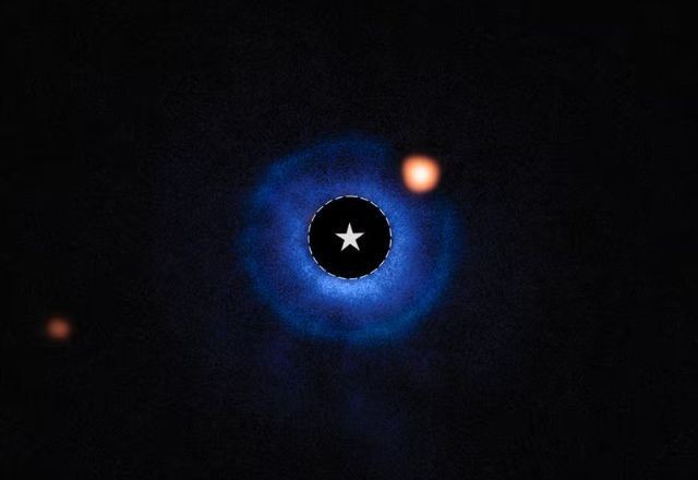 Imagem da noticia Telescópio James Webb descobre seu primeiro planeta fora do Sistema Solar