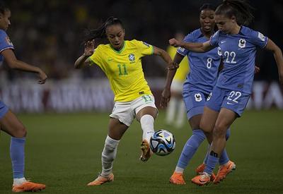França assume liderança do grupo F com vitória sobre Brasil França assume liderança do grupo F com vitória sobre Brasil