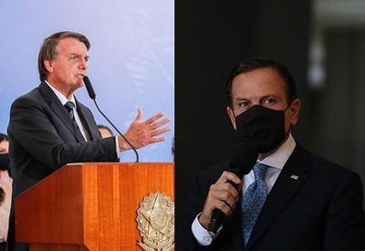 Bolsonaro e Doria trocam acusações por saúde em Manaus Bolsonaro e Doria trocam acusações por saúde em Manaus
