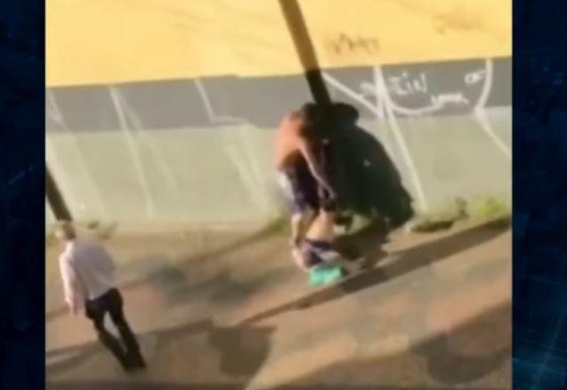 Imagem da noticia Assaltante tenta roubar idoso mesmo com a chegada da polícia
