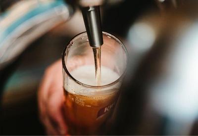 Polícia Civil de MG investiga envenenamento causado por cerveja Polícia Civil de MG investiga envenenamento causado por cerveja