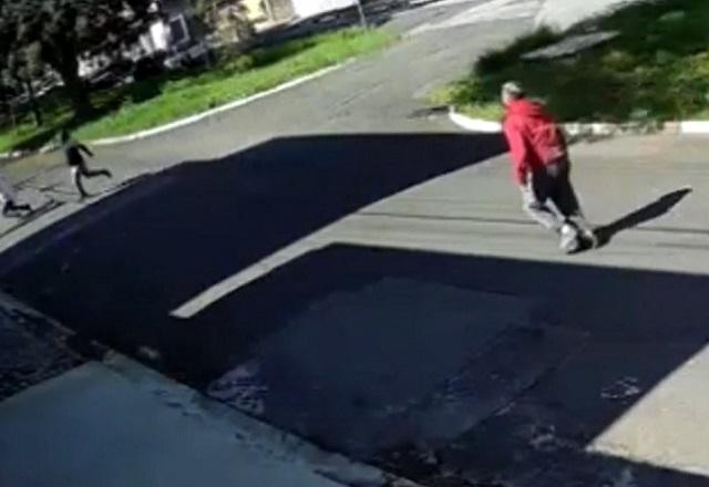 Imagem da noticia Homem é executado com mais de dez tiros após levar filha à escola