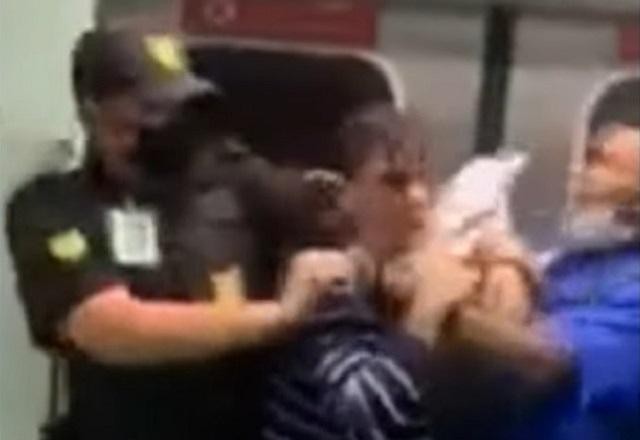 Imagem da noticia SP: seguranças de trem são flagrados em briga com passageiros