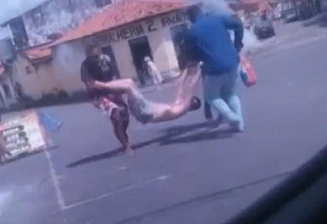 Imagem da noticia Homem é atacado por abelhas e é socorrido por populares