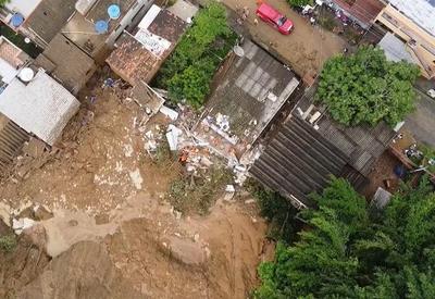Buscas por família desaparecida prosseguem em São Gonçalo (RJ) Buscas por família desaparecida prosseguem em São Gonçalo (RJ)