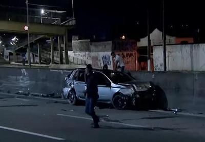 Carro desgovernado bate e equipe do SBT é ameaçada Carro desgovernado bate e equipe do SBT é ameaçada