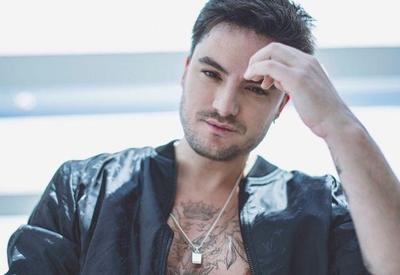 Felipe Neto diz que vai ajudar artistas que violarem decisão do TSE Felipe Neto diz que vai ajudar artistas que violarem decisão do TSE
