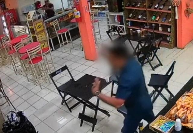 Imagem da noticia Após suposto surto, PM mata homem a tiros em posto de combustível