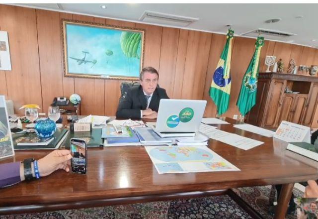 Bolsonaro se reúne com presidente do PL e anunciará filiação nas próximas horas Bolsonaro se reúne com presidente do PL e anunciará filiação nas próximas horas