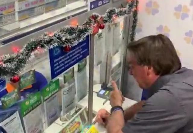 Imagem da noticia Após ter voo cancelado, Bolsonaro tira dia para comer pastel e jogar na Mega