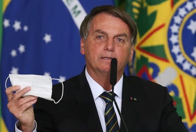 Imagem da noticia Estados Unidos ainda não informaram se Bolsonaro usou comprovante falso de vacina contra covid-19