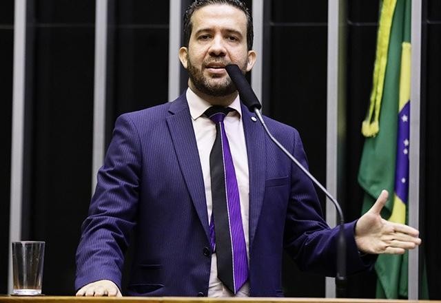 Imagem da noticia Avante oficializará candidatura de Janones ao Planalto