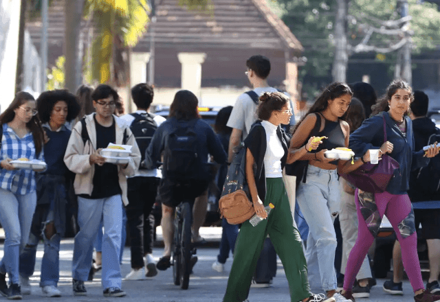 Imagem da noticia Jovens "nem-nem": geração Z ainda enfrenta desafios para trabalhar e estudar, mas dados mostram avanços