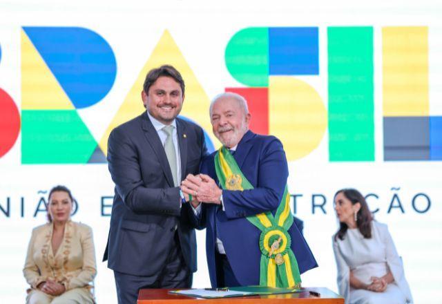 Com hora marcada, Lula quer explicação do ministro Juscelino Com hora marcada, Lula quer explicação do ministro Juscelino
