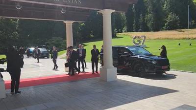 Lula chega à França para participar da cúpula do G7 Lula chega à França para participar da cúpula do G7