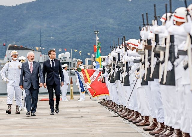 Imagem da noticia Lula e Macron criticam conflitos no mundo e exaltam "mesma visão geopolítica"