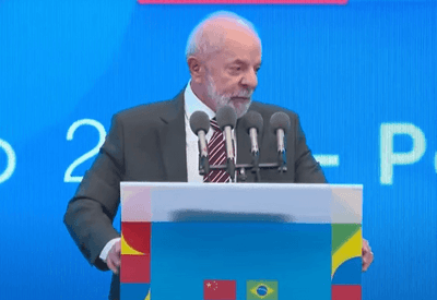 Governo Lula anuncia R$ 27 bilhões de investimentos da China no Brasil: "Parceiros incontornáveis" Governo Lula anuncia R$ 27 bilhões de investimentos da China no Brasil: "Parceiros incontornáveis"