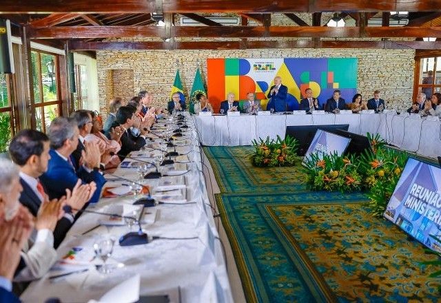 Imagem da noticia Lula comanda reunião ministerial para falar de 2026, apresentar novo slogan e discutir respostas ao tarifaço