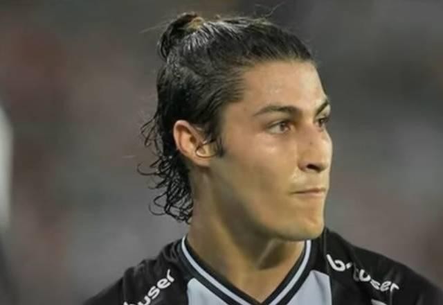 Imagem da noticia Jogador Marcinho vira réu pela morte de casal no RJ