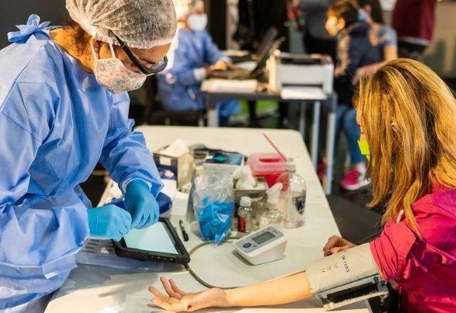 Imagem da noticia Com alta de casos, Portugal restabelece restrições contra covid-19