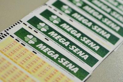 Mega-Sena sorteia prêmio de R$ 5,5 milhões nesta quinta-feira Mega-Sena sorteia prêmio de R$ 5,5 milhões nesta quinta-feira