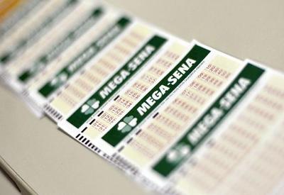 Mega-Sena acumula e pode pagar prêmio de R$ 11 milhões Mega-Sena acumula e pode pagar prêmio de R$ 11 milhões