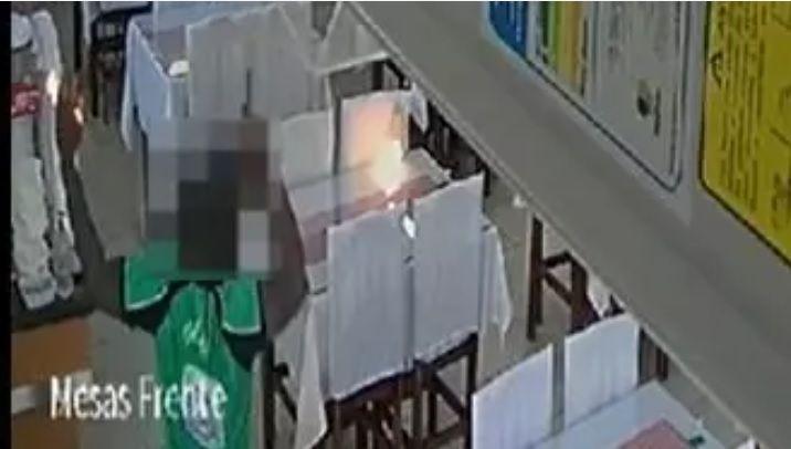 Homem ateia fogo em restaurante com clientes dentro em SC Homem ateia fogo em restaurante com clientes dentro em SC