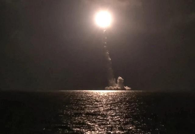 Imagem da noticia Rússia testa míssil balístico intercontinental a partir de novo submarino nuclear