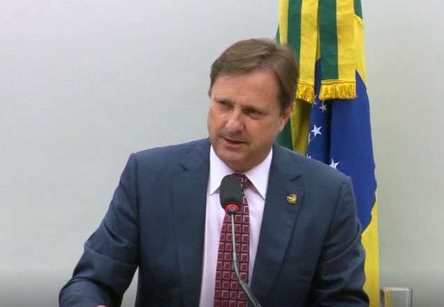 Imagem da noticia Ministro do STF revoga férias no Caribe de senador condenado