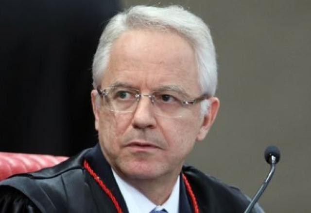 Imagem da noticia Ministro substituto do TSE renuncia ao cargo por motivos de saúde