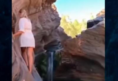 Vídeo: blogueira leva tombo em cachoeira ao tentar tirar foto Vídeo: blogueira leva tombo em cachoeira ao tentar tirar foto
