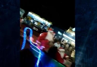 Papai Noel é roubado e tem carro apedrejado no interior do Paraná Papai Noel é roubado e tem carro apedrejado no interior do Paraná